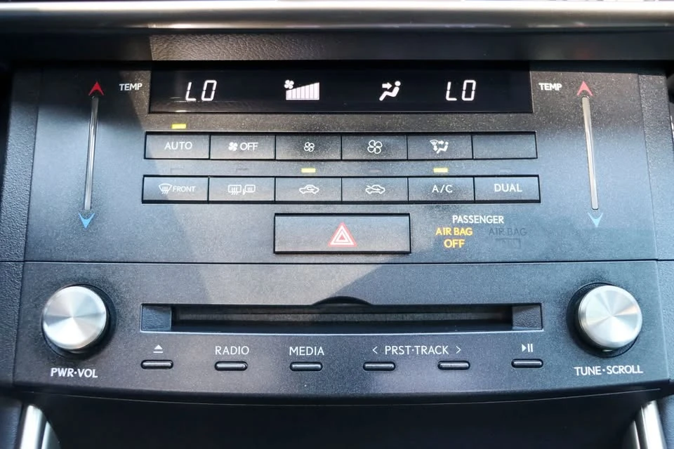 2015 Lexus IS 3rd Gen - Image 18 of 20