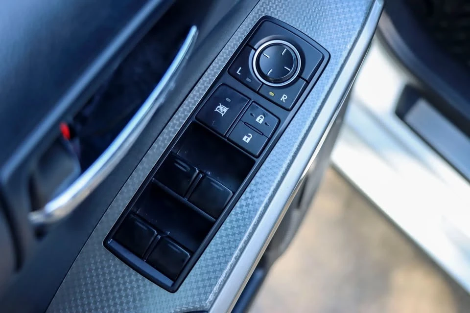 2015 Lexus IS 3rd Gen - Image 6 of 20