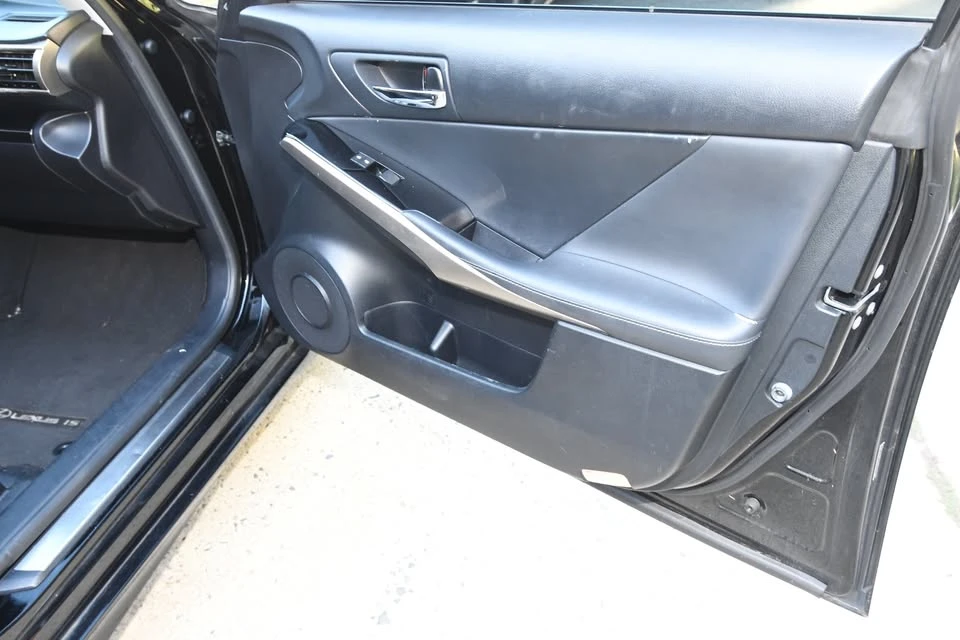 2015 Lexus IS 3rd Gen - Image 9 of 20