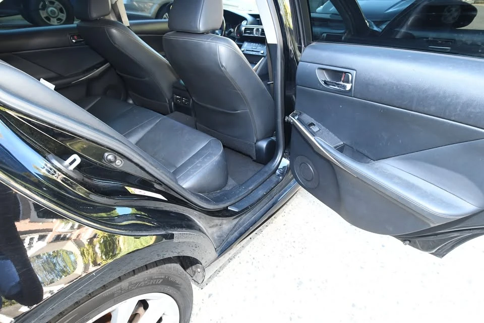2015 Lexus IS 3rd Gen - Image 17 of 20
