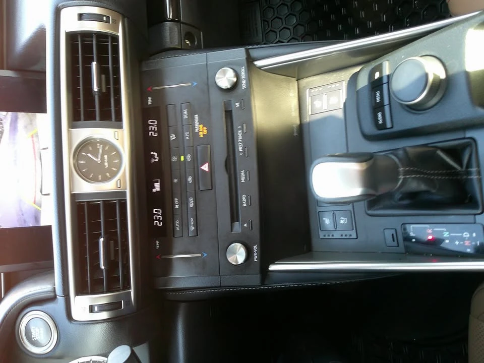 2015 Lexus IS 3rd Gen - Image 17 of 18