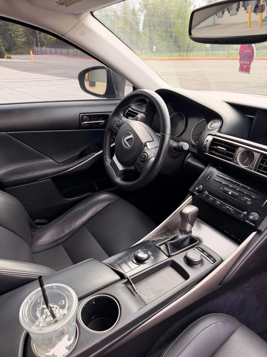 2015 Lexus IS 3rd Gen - Image 7 of 9