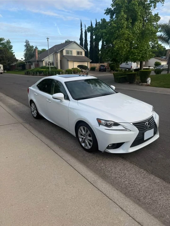 2015 Lexus IS 3rd Gen - Image 4 of 10