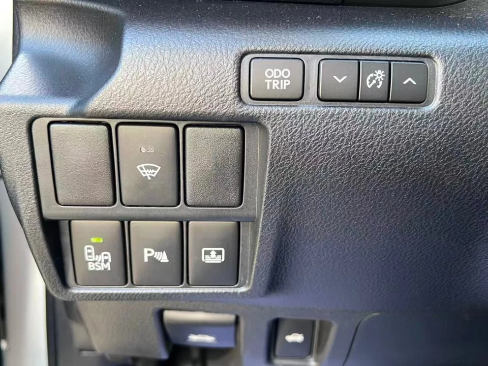 2015 Lexus IS 3rd Gen - Image 7 of 11