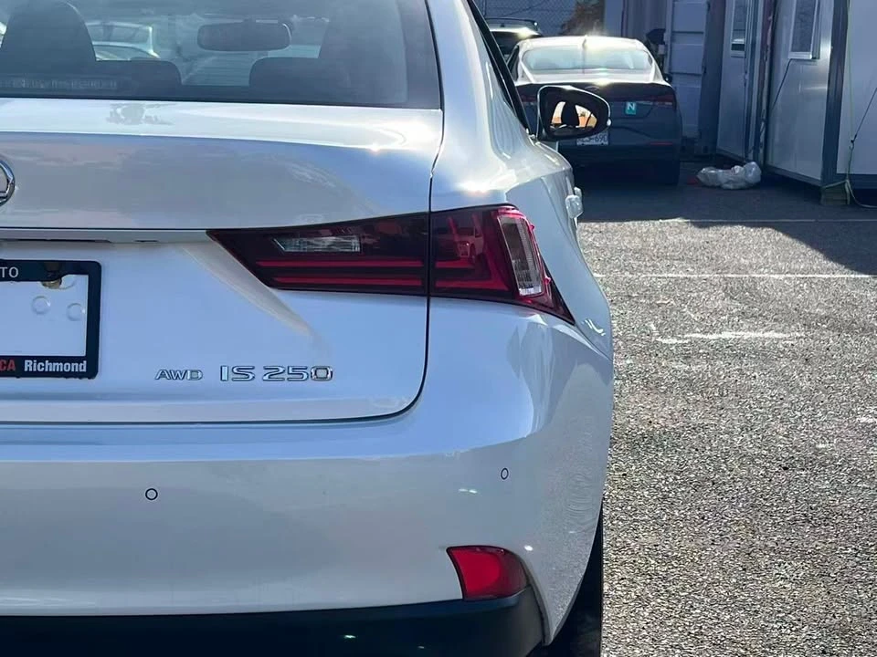 2015 Lexus IS 3rd Gen - Image 11 of 11