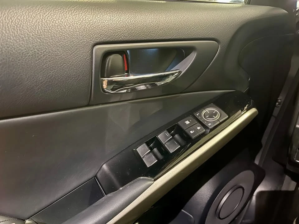 2015 Lexus IS 3rd Gen - Image 11 of 16