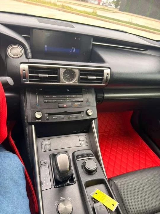 2015 Lexus IS 3rd Gen - Image 4 of 8