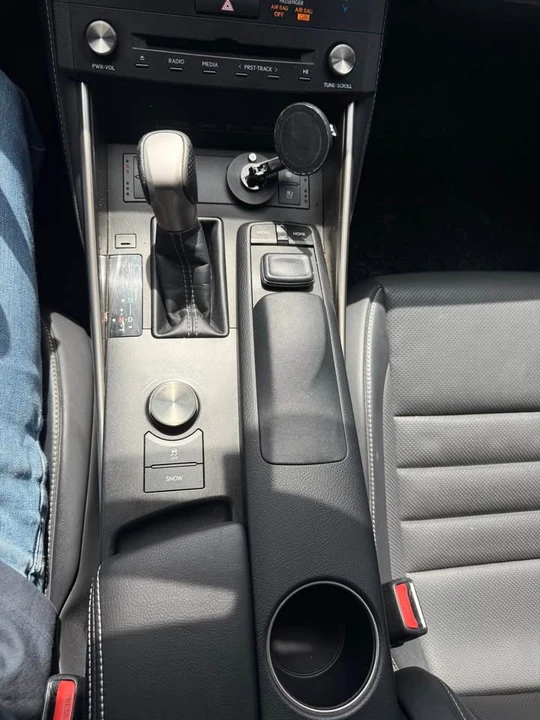 2015 Lexus IS 3rd Gen - Image 11 of 15
