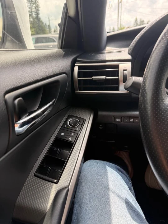 2015 Lexus IS 3rd Gen - Image 13 of 15