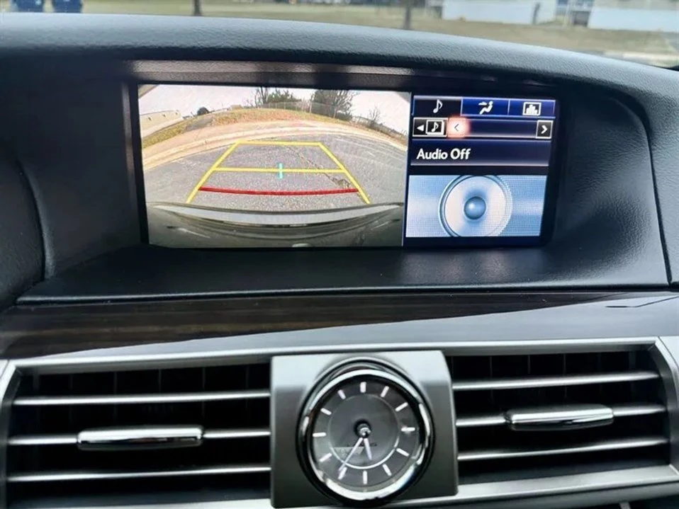 2015 Lexus LS 4th Gen - Image 5 of 18