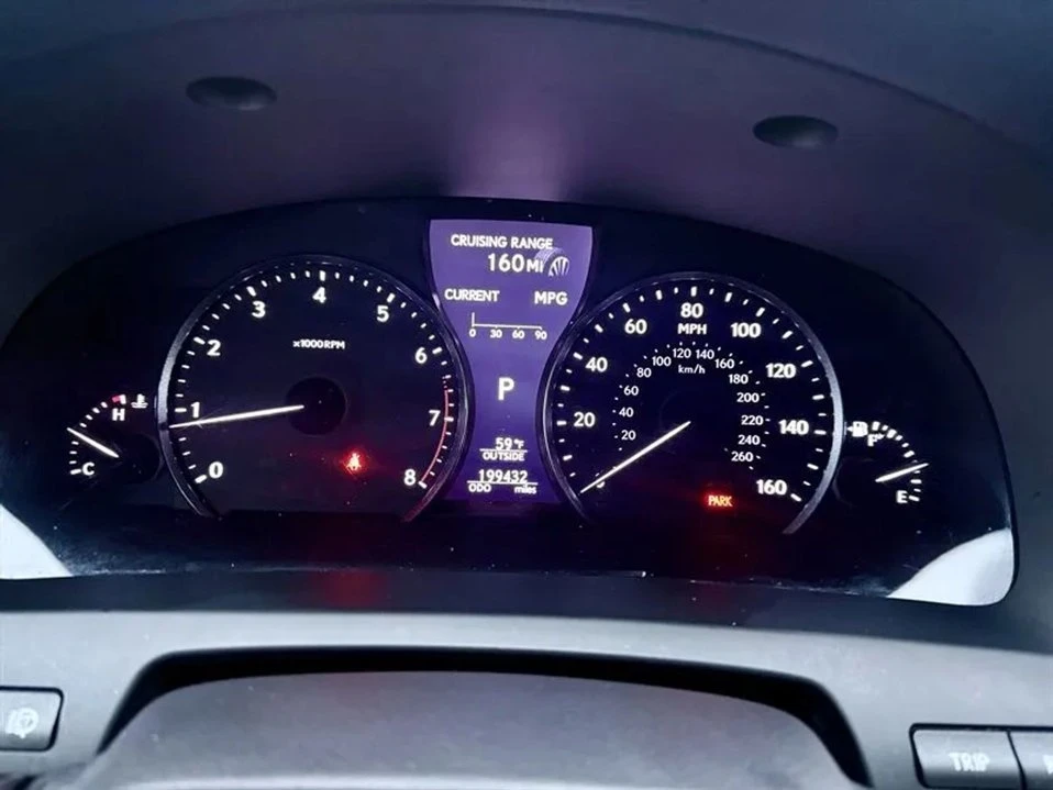 2015 Lexus LS 4th Gen - Image 18 of 18