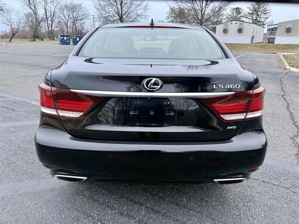 2015 Lexus LS 4th Gen - Image 10 of 18