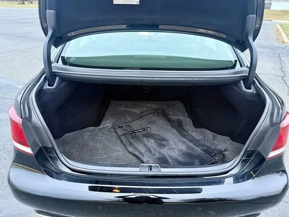 2015 Lexus LS 4th Gen - Image 8 of 18