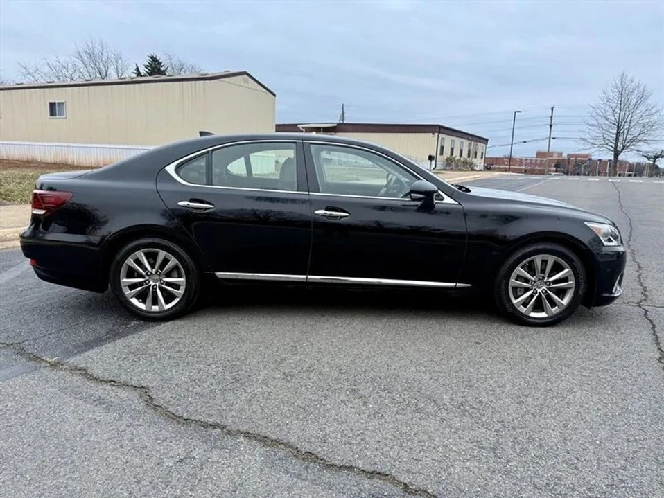 2015 Lexus LS 4th Gen - Image 9 of 18