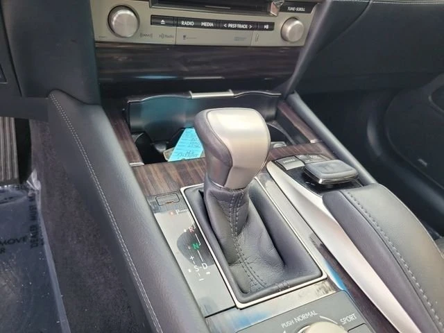 2015 Lexus LS 4th Gen - Image 8 of 11