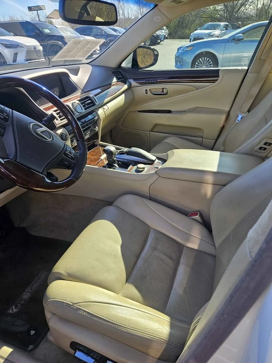 2015 Lexus LS 4th Gen - Image 6 of 17