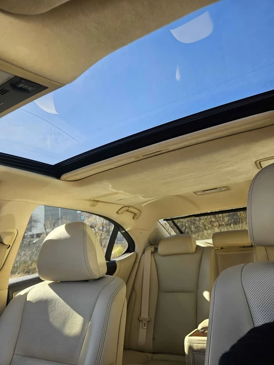 2015 Lexus LS 4th Gen - Image 12 of 17