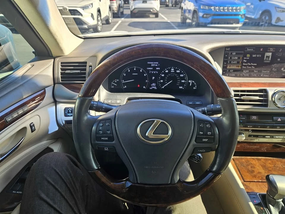 2015 Lexus LS 4th Gen - Image 10 of 17