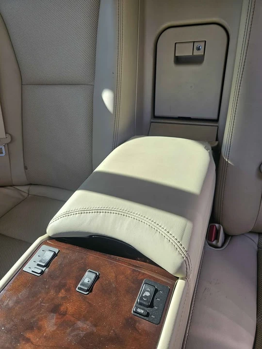 2015 Lexus LS 4th Gen - Image 16 of 17