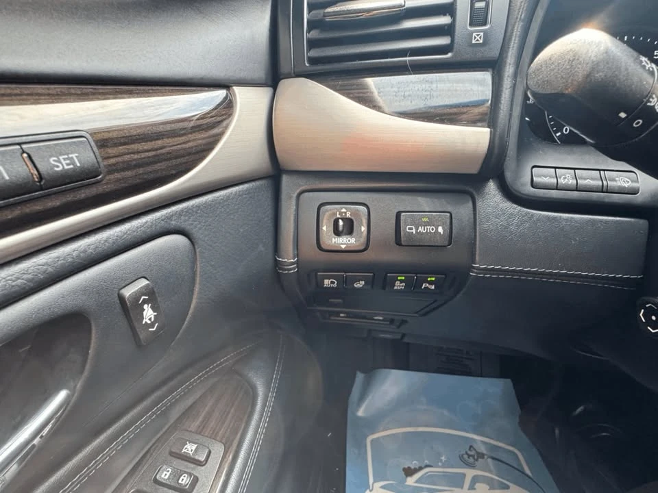 2015 Lexus LS 4th Gen - Image 17 of 19