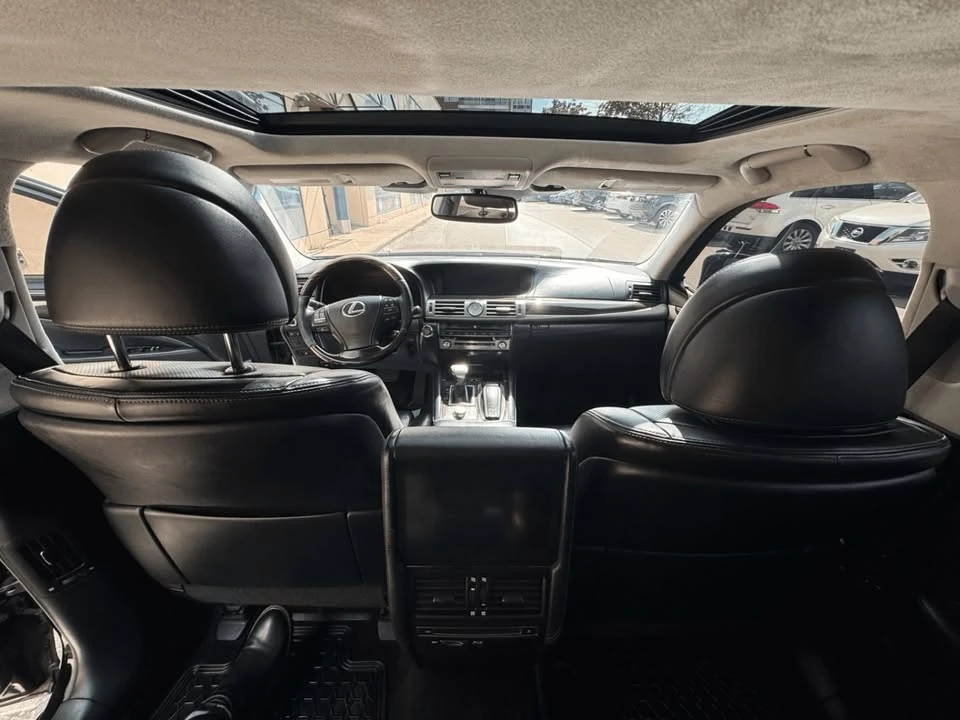 2015 Lexus LS 4th Gen - Image 10 of 19