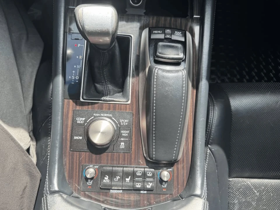2015 Lexus LS 4th Gen - Image 16 of 19