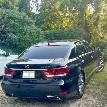 2015 Lexus LS460L AWD Tech Package