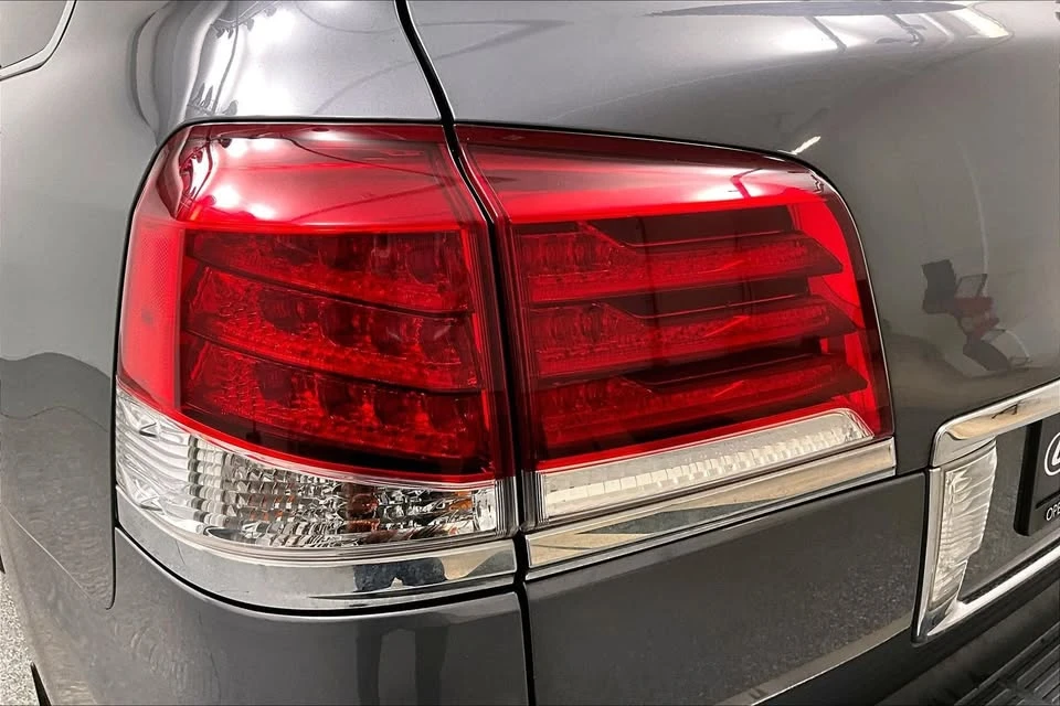 2015 Lexus LX 3rd Gen - Image 19 of 20