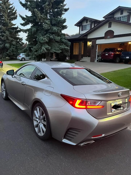 2015 Lexus RC - Image 3 of 17