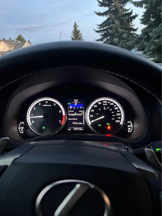 2015 Lexus RC - Image 14 of 17