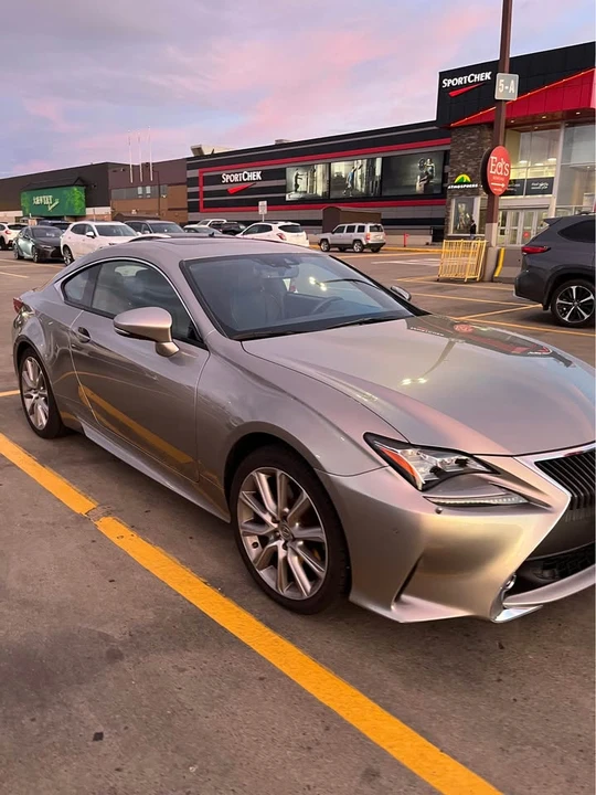 2015 Lexus RC - Image 4 of 17