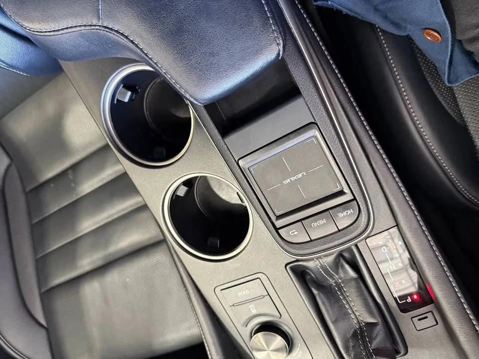 2015 Lexus RC - Image 14 of 18