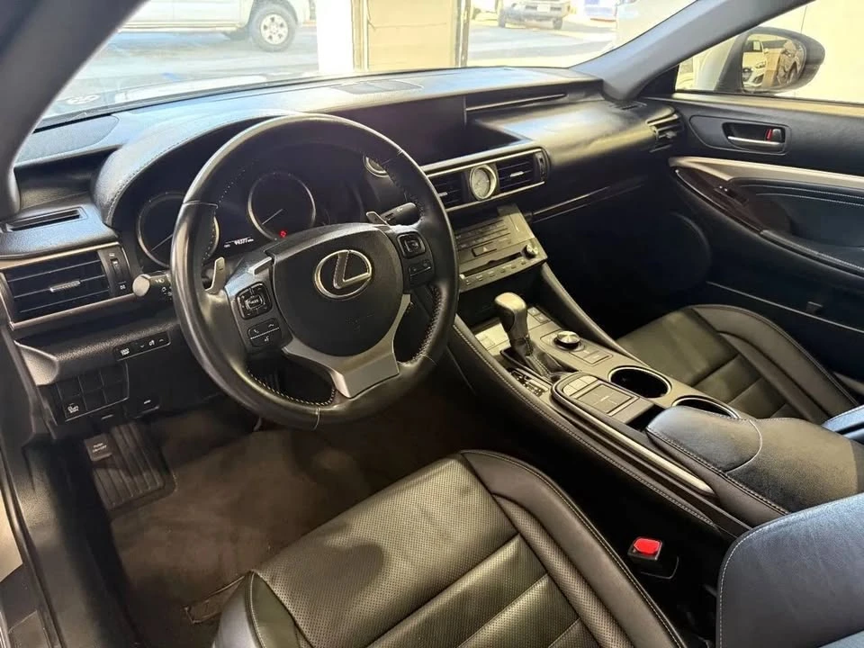 2015 Lexus RC - Image 9 of 18