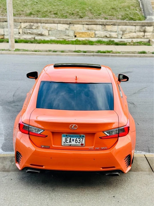 2015 Lexus RC - Image 10 of 19