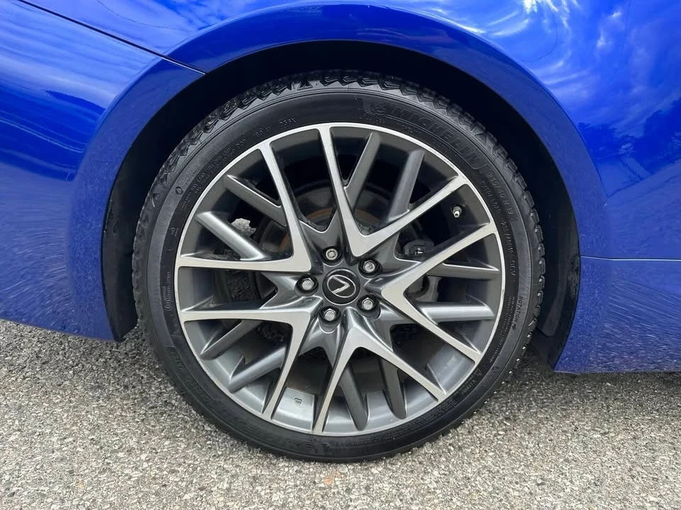 2015 Lexus RC - Image 10 of 20