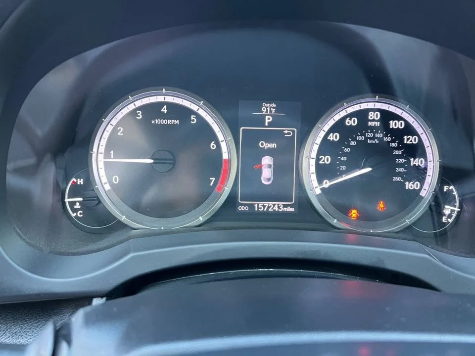 2015 Lexus RC - Image 11 of 15