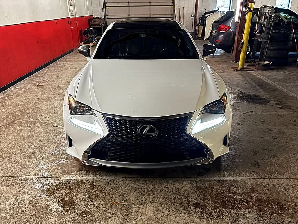2015 Lexus RC - Image 9 of 20
