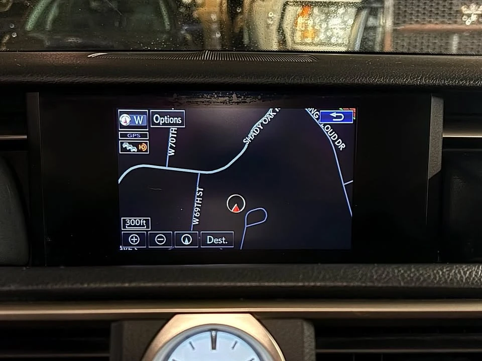 2015 Lexus RC - Image 15 of 20