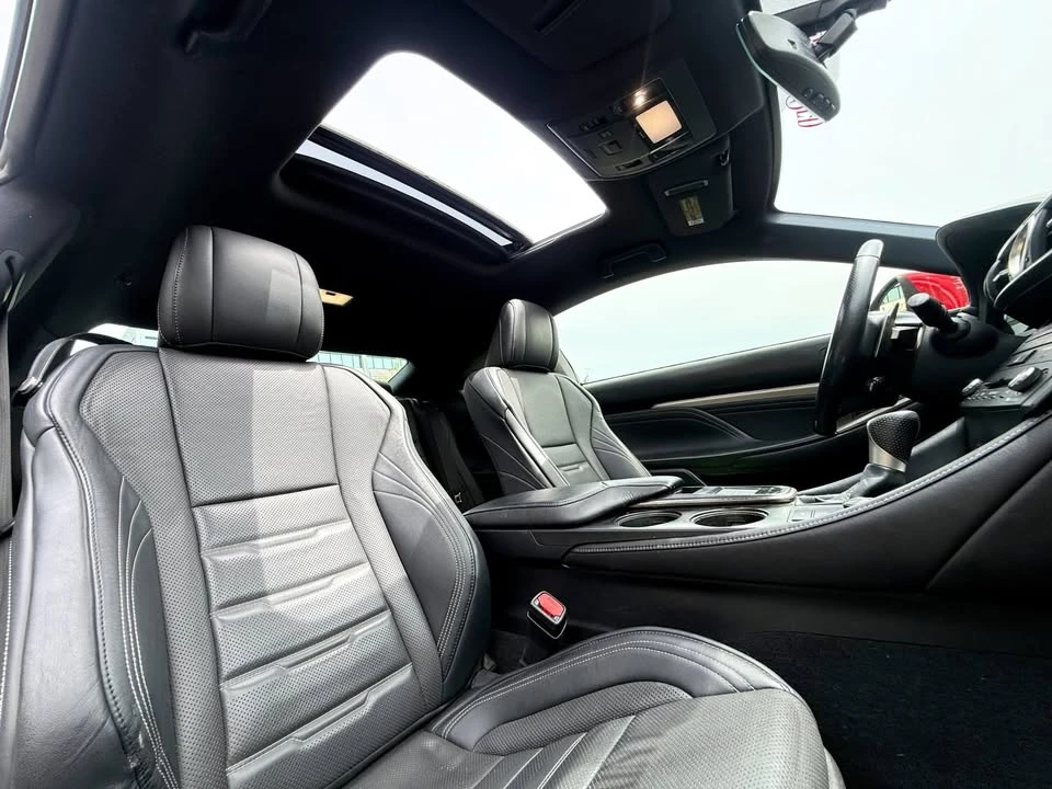 2015 Lexus RC - Image 16 of 20
