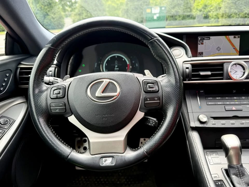 2015 Lexus RC - Image 17 of 20