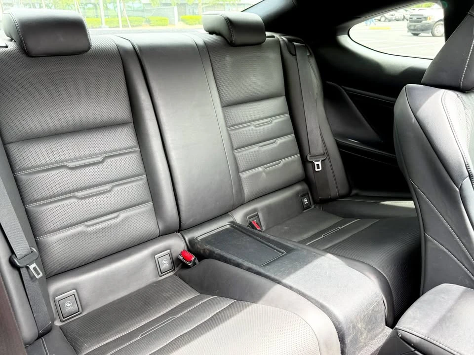 2015 Lexus RC - Image 15 of 20