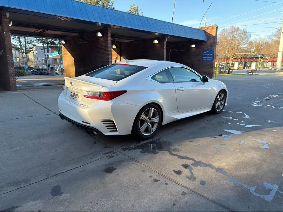 2015 Lexus RC - Image 8 of 10