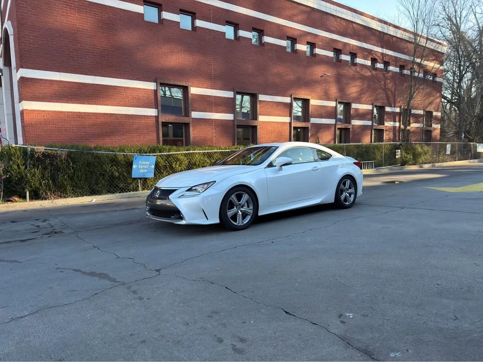 2015 Lexus RC - Image 4 of 10