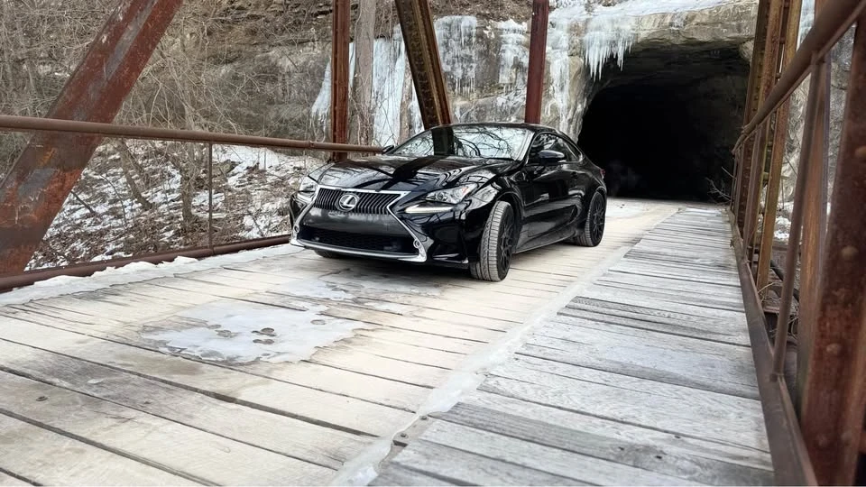 2015 Lexus RC - Image 2 of 11