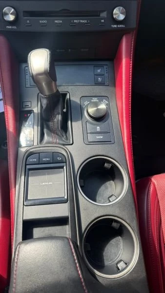 2015 Lexus RC - Image 15 of 20