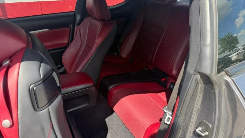 2015 Lexus RC - Image 9 of 20