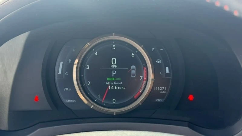 2015 Lexus RC - Image 13 of 20