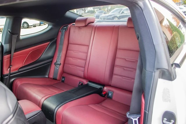 2015 Lexus RC - Image 16 of 20