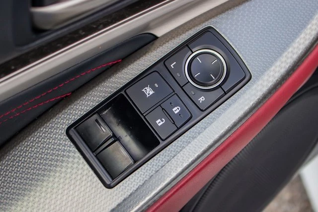 2015 Lexus RC - Image 15 of 20