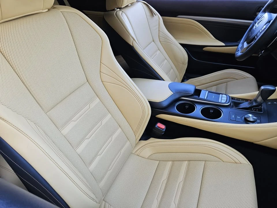 2015 Lexus RC - Image 9 of 18